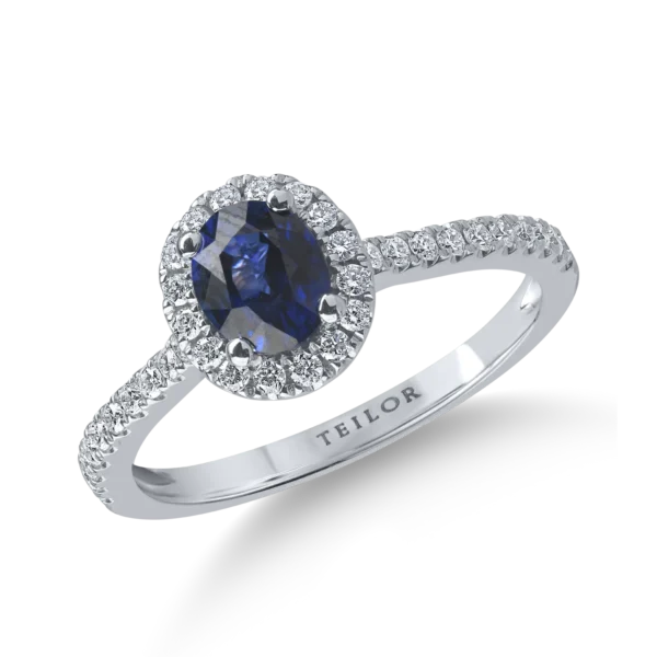 Inel din aur alb cu un safir oval de 0.8ct si diamante de 0.2ct