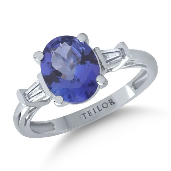 Inel din aur alb cu tanzanit oval de 2.2ct si diamante de 0.1ct