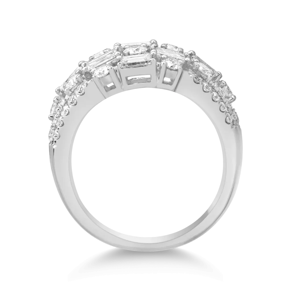 Inel din aur alb cu diamante baguette si rotunde de 2.7ct