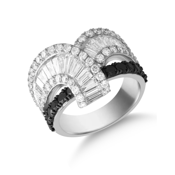 Inel din aur alb cu diamante negre de 0.75 ct si diamante transparente de 2.54ct