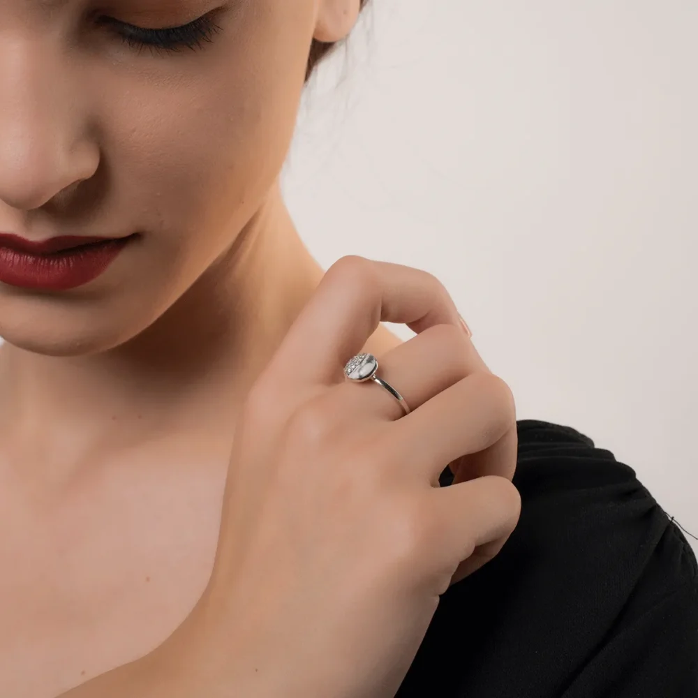 Inel din aur alb cu turcoaz alb de 0.37ct si diamante de 0.116ct - imagine 4