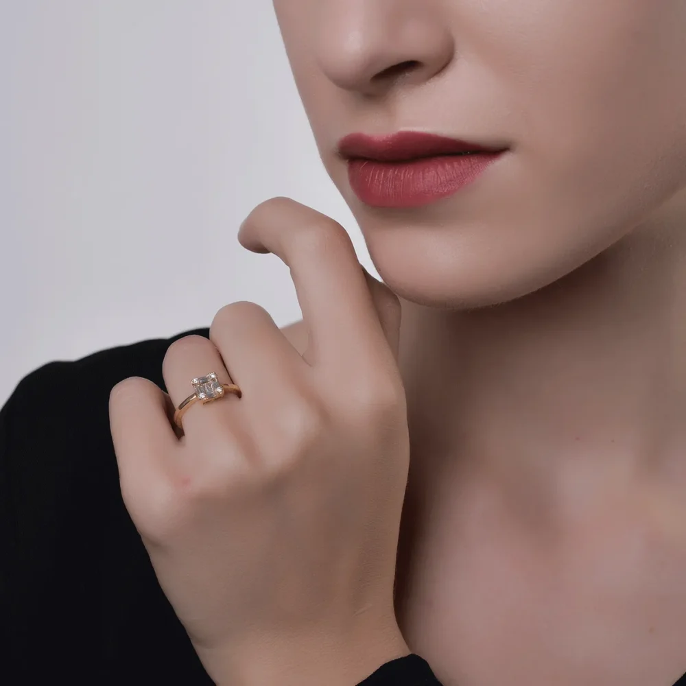 Inel din aur galben cu diamante emerald si rotunde de 0.29ct - imagine 4