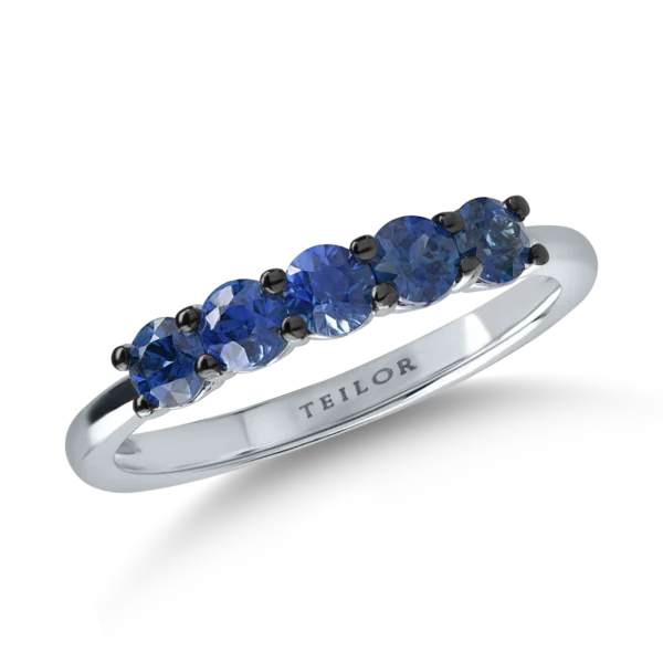 Inel semi eternity din aur alb cu safire de 0.85ct