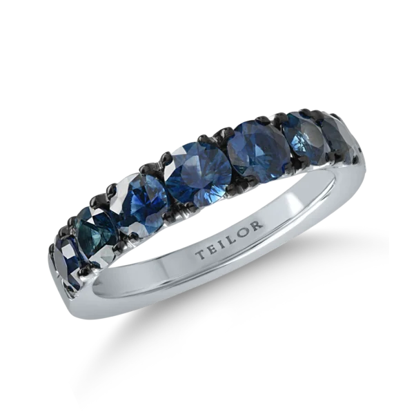 Inel semi eternity din aur alb cu safire de 2.03ct