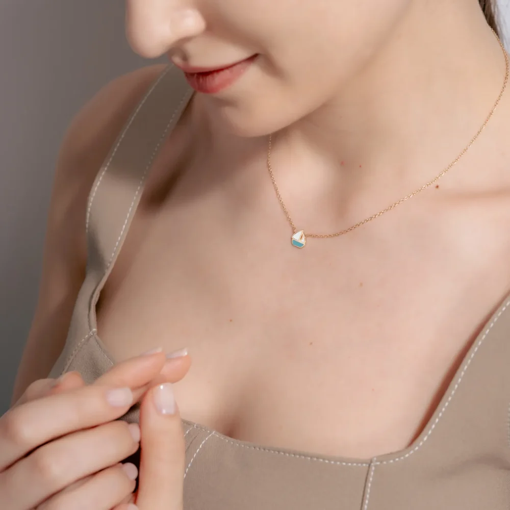 Lant cu pandantiv barca din aur galben cu insertii albe si turcoaz - imagine 3