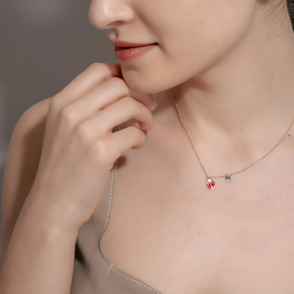 Lant cu pandantiv buburuza din aur galben - imagine 3