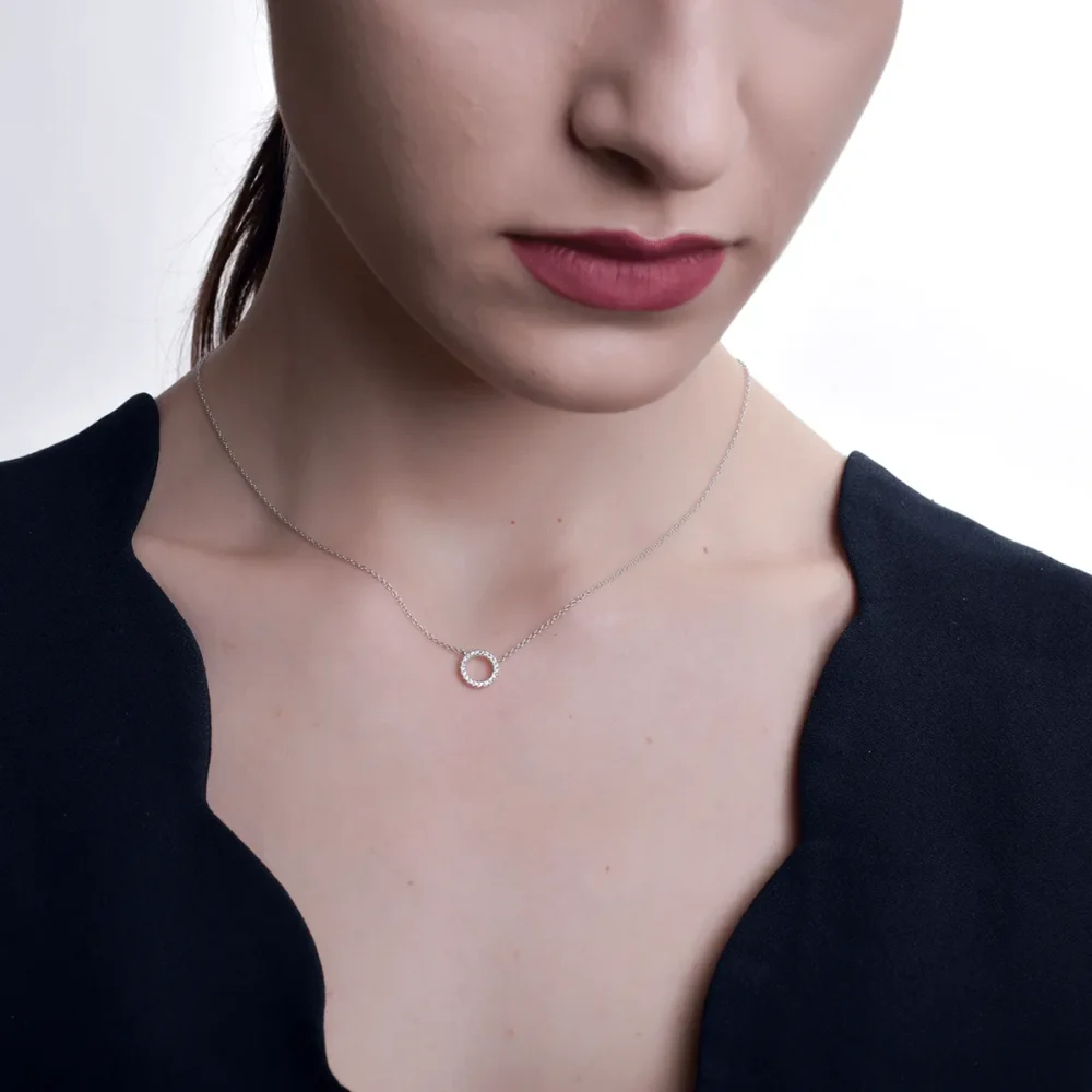 Lant cu pandantiv cerc din aur alb cu diamante de 0.1ct - imagine 4