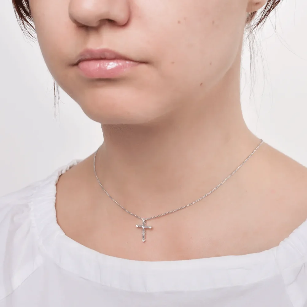 Lant cu pandantiv cruce din aur alb cu diamante baguette si rotunde de 0.23ct - imagine 4