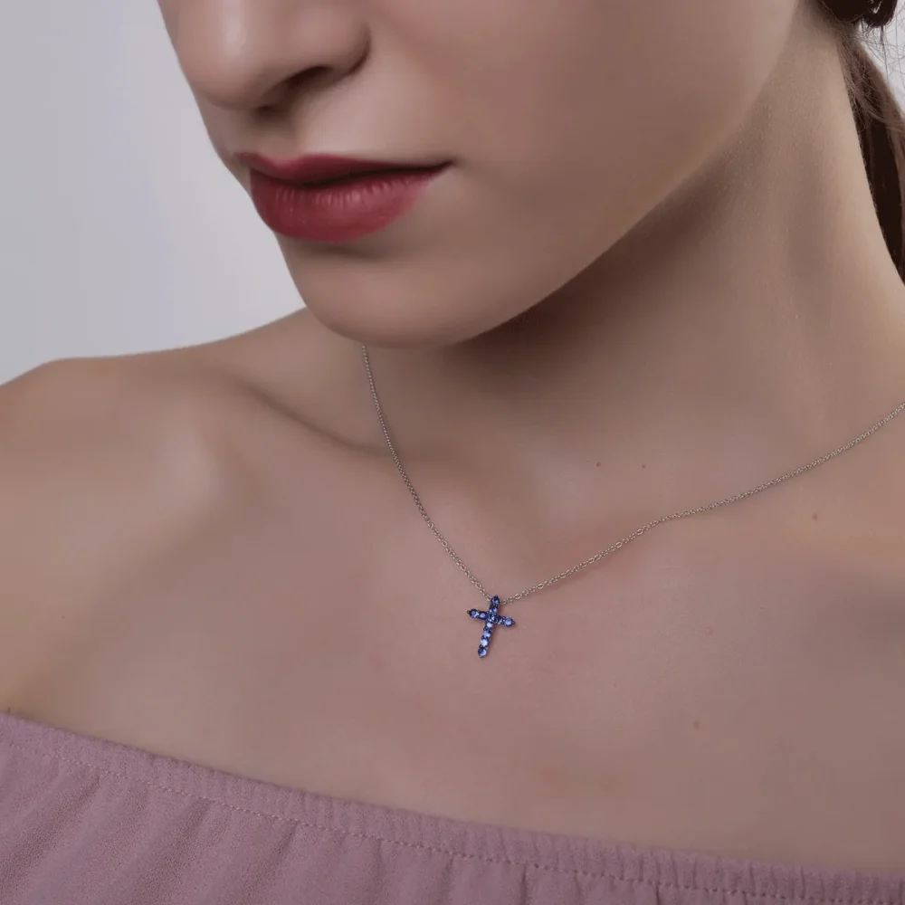 Lant cu pandantiv cruce din aur alb cu safire de 0.35ct - imagine 4