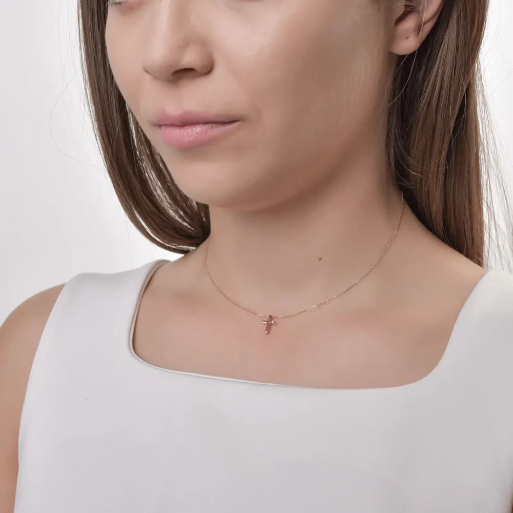 Lant cu pandantiv cruce din aur roz cu diamant de 0.01ct - imagine 4