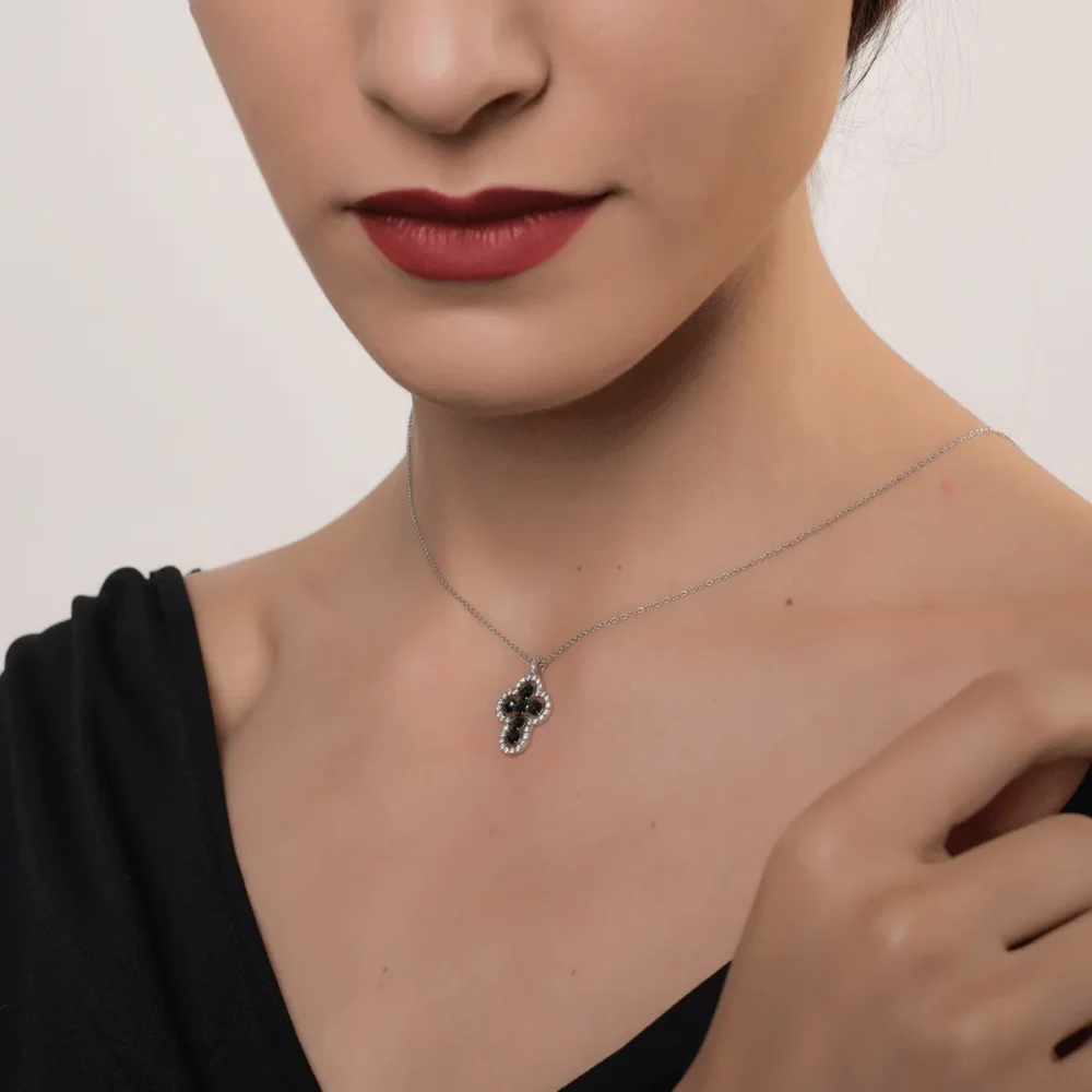 Lant cu pandantiv cruciulita din aur alb cu diamante negre rose de 0.88 si diamante transparente de 0.33ct - imagine 4