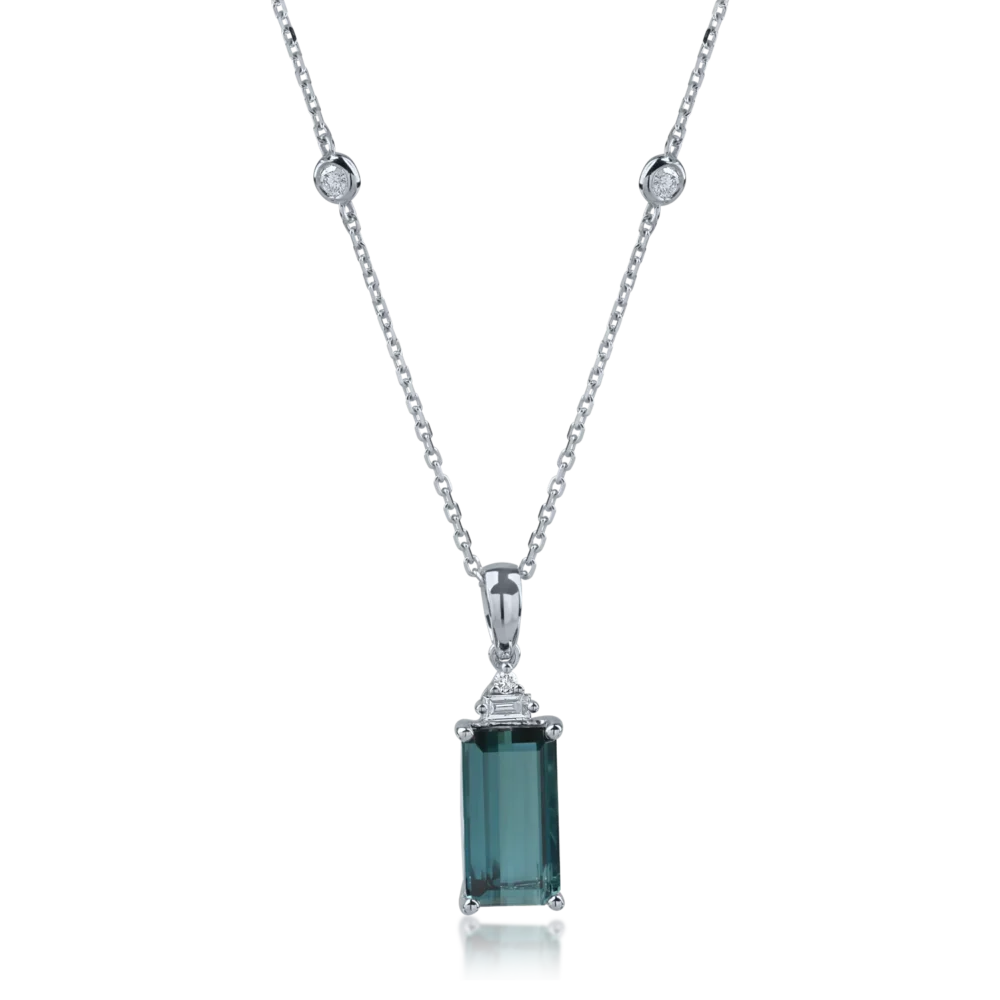 Lant cu pandantiv din aur alb cu turmalina rectangulara de 2.58ct si diamante baguette si rotunde de 0.11ct