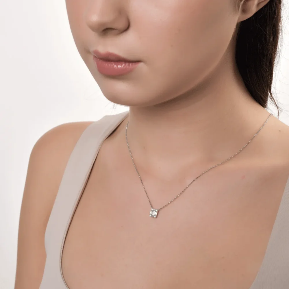 Lant cu pandantiv din aur alb cu diamante baguette si rotunde de 0.28ct - imagine 2