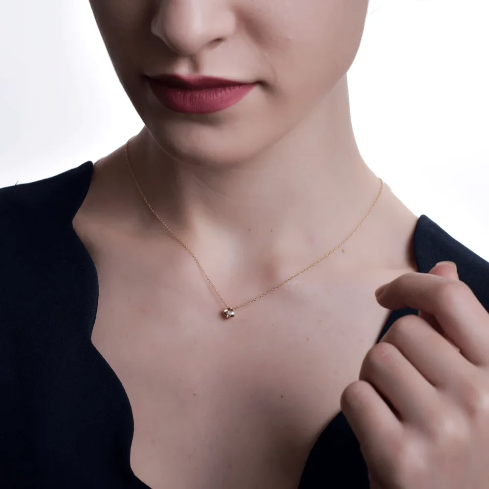 Lant cu pandantiv floare din aur galben cu diamant de 0.039ct - imagine 4