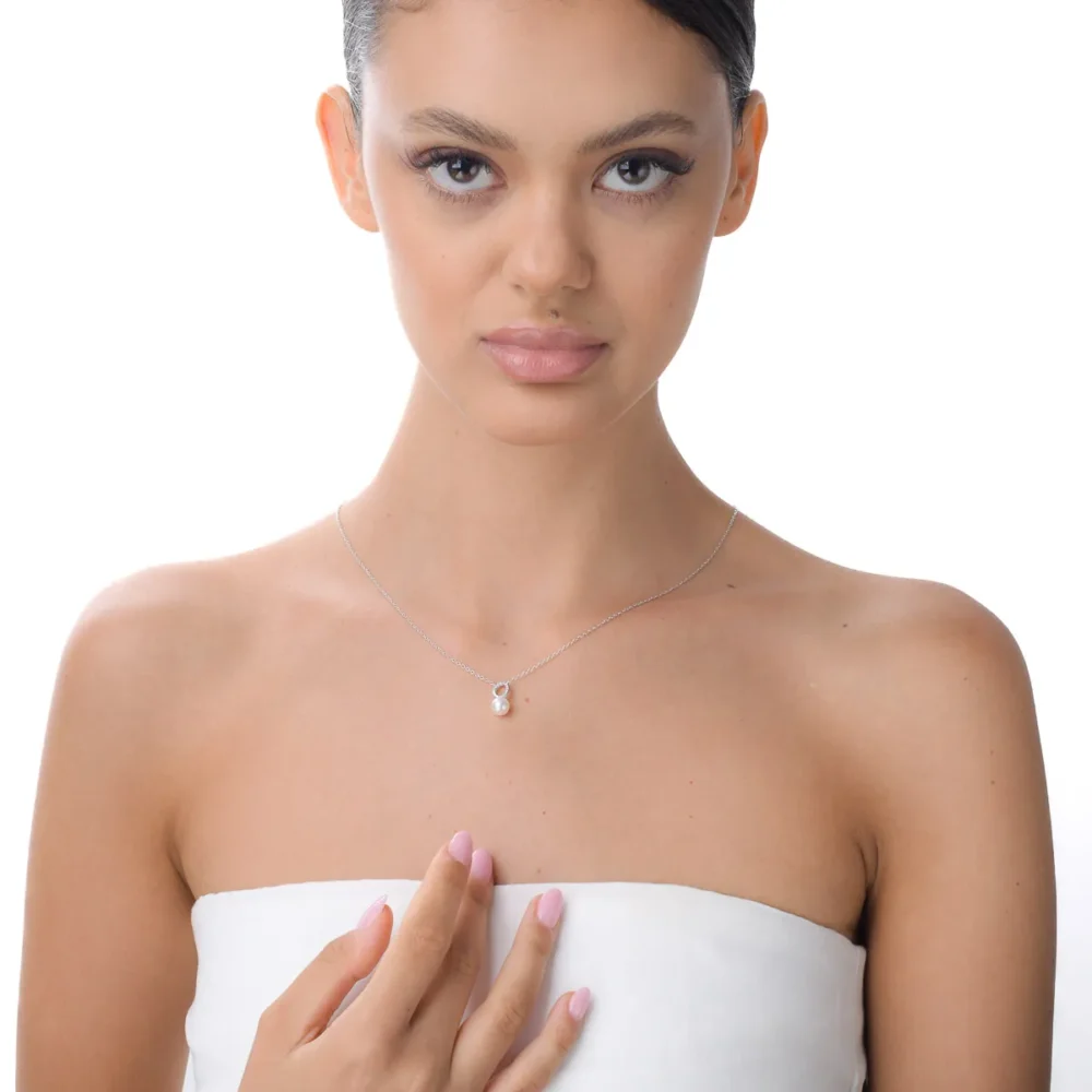 Lant cu pandantiv rotund si perla sintetica din aur alb - imagine 3