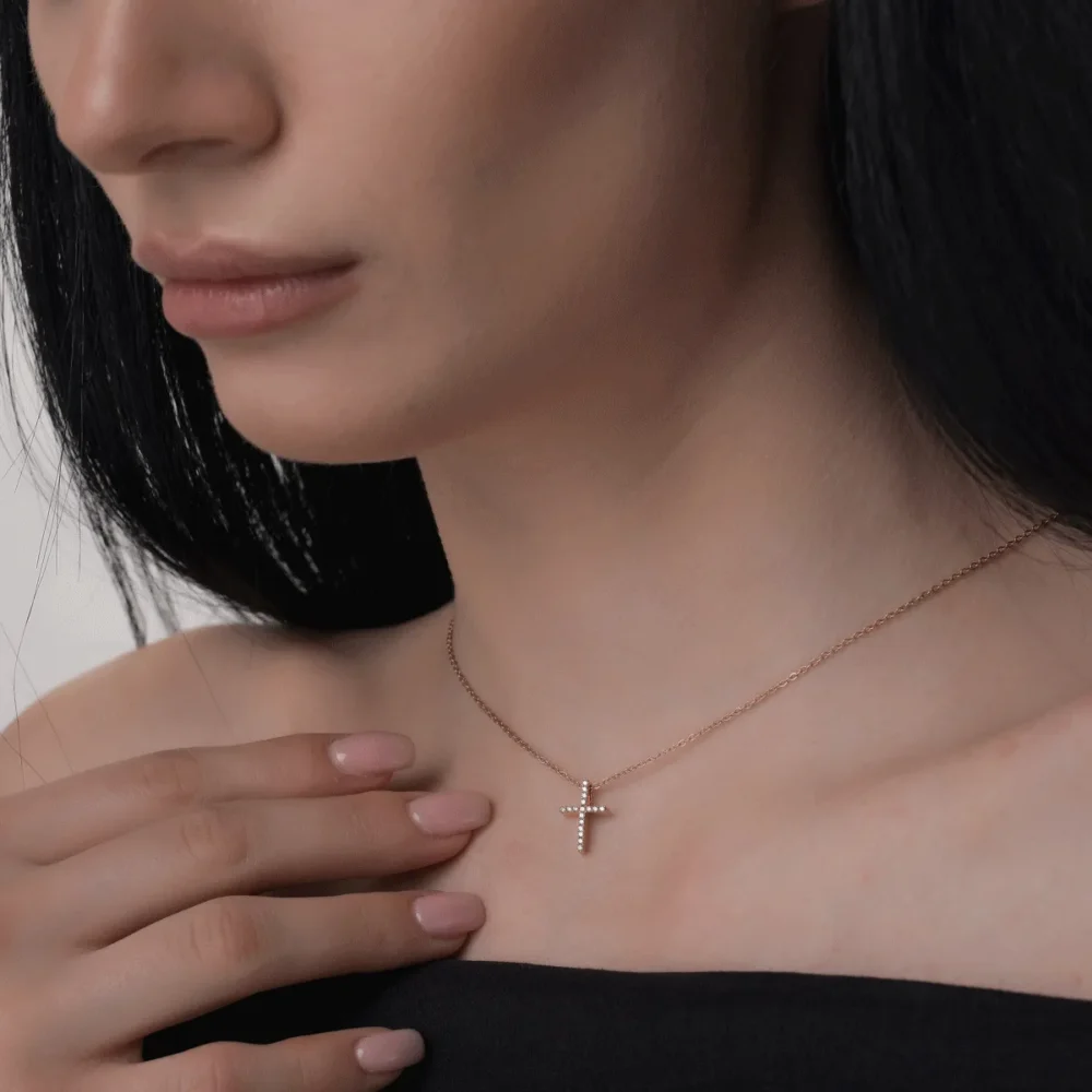 Pandantiv cruce din aur roz cu diamante de 0.083ct - imagine 3