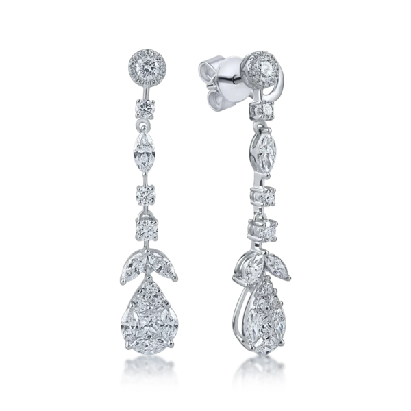 Cercei lungi din aur alb cu diamante de 2.8ct