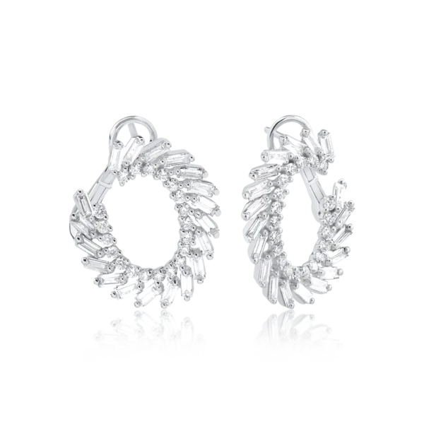 Cercei din aur alb cu diamante baguette si rotunde microsetting de 2.1ct