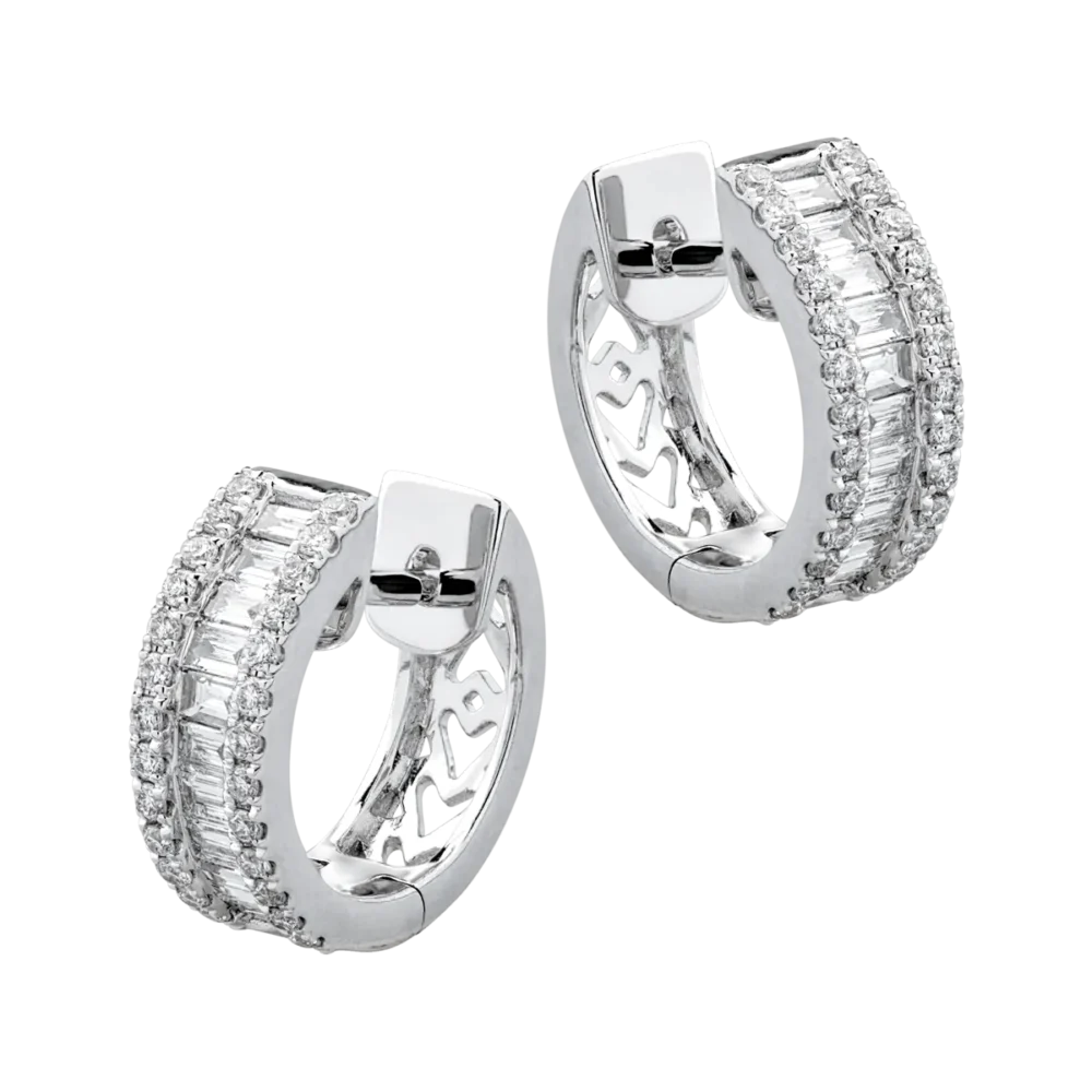 Cercei din aur alb cu diamante baguette si rotunde de 0.68ct