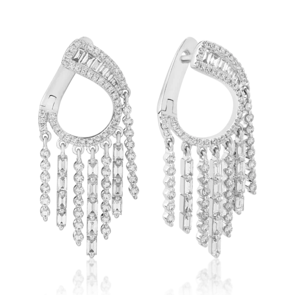 Cercei din aur alb cu diamante baguette si round de 1.84ct