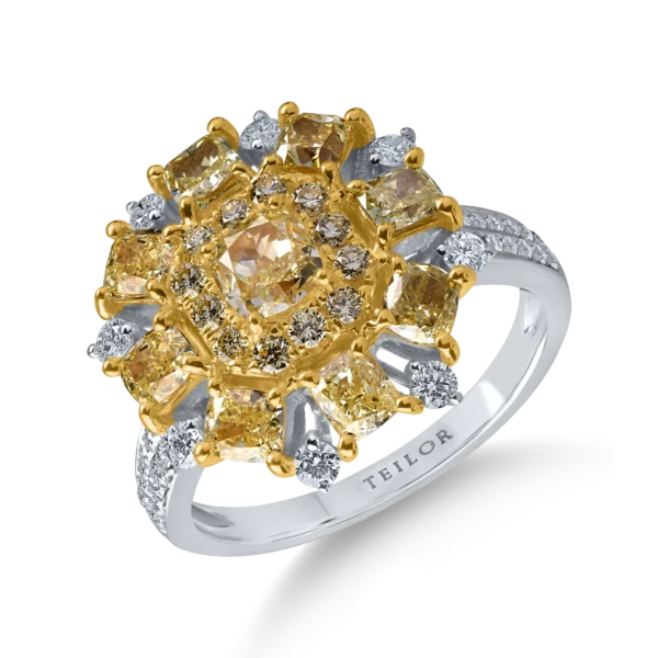 Inel din aur alb-galben cu diamante galbene rectangulare si rotunde si incolore de 2.8ct