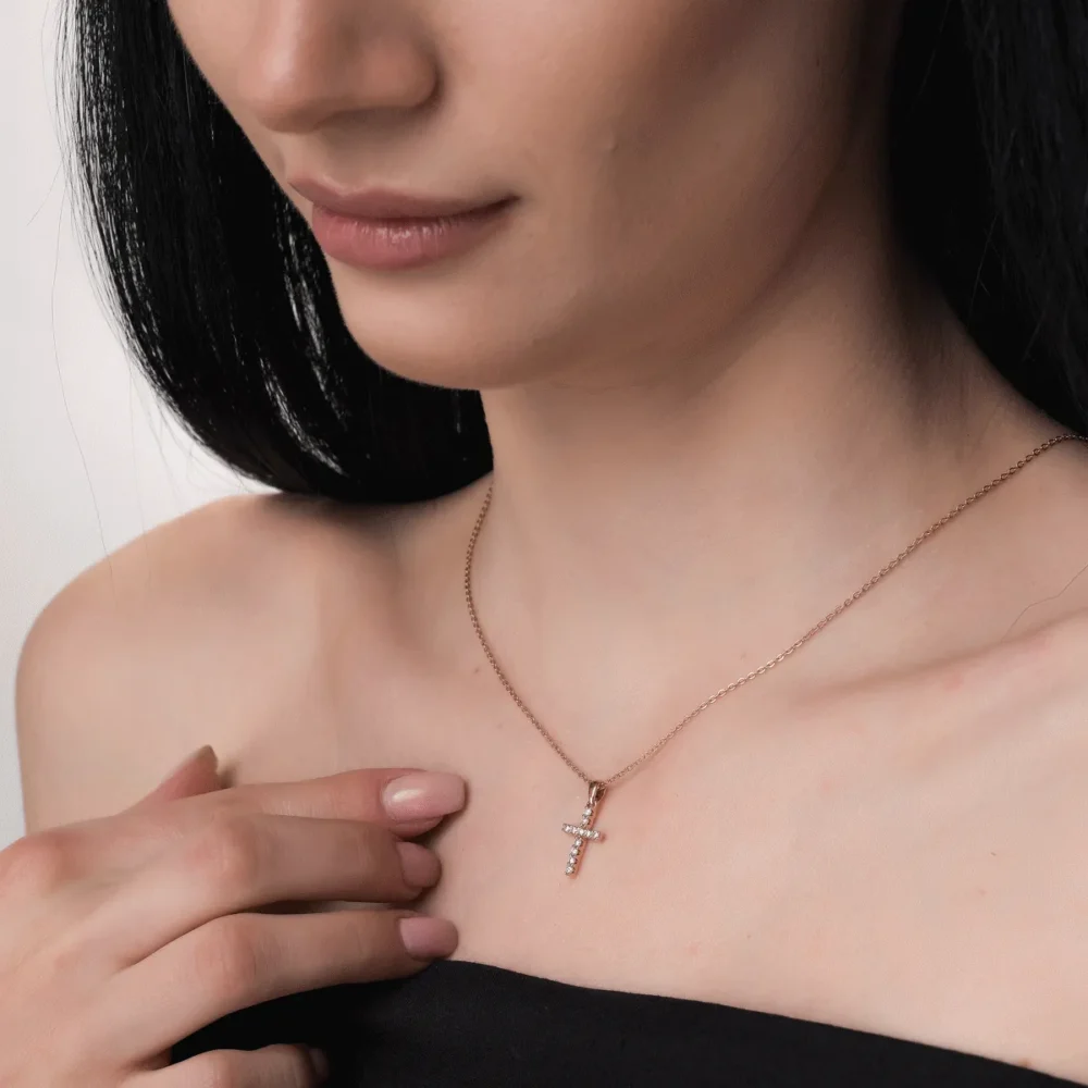 Pandantiv cruce din aur roz cu diamante de 0.2ct - imagine 4