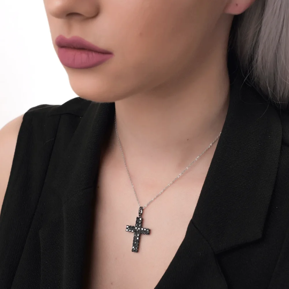 Pandantiv cruce din aur negru cu diamante negre de 1.93ct - imagine 4